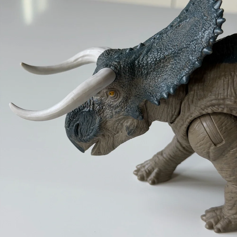 Mattel Jurassic World Rebirth Wild Roar Nasutoceratops Action Figure